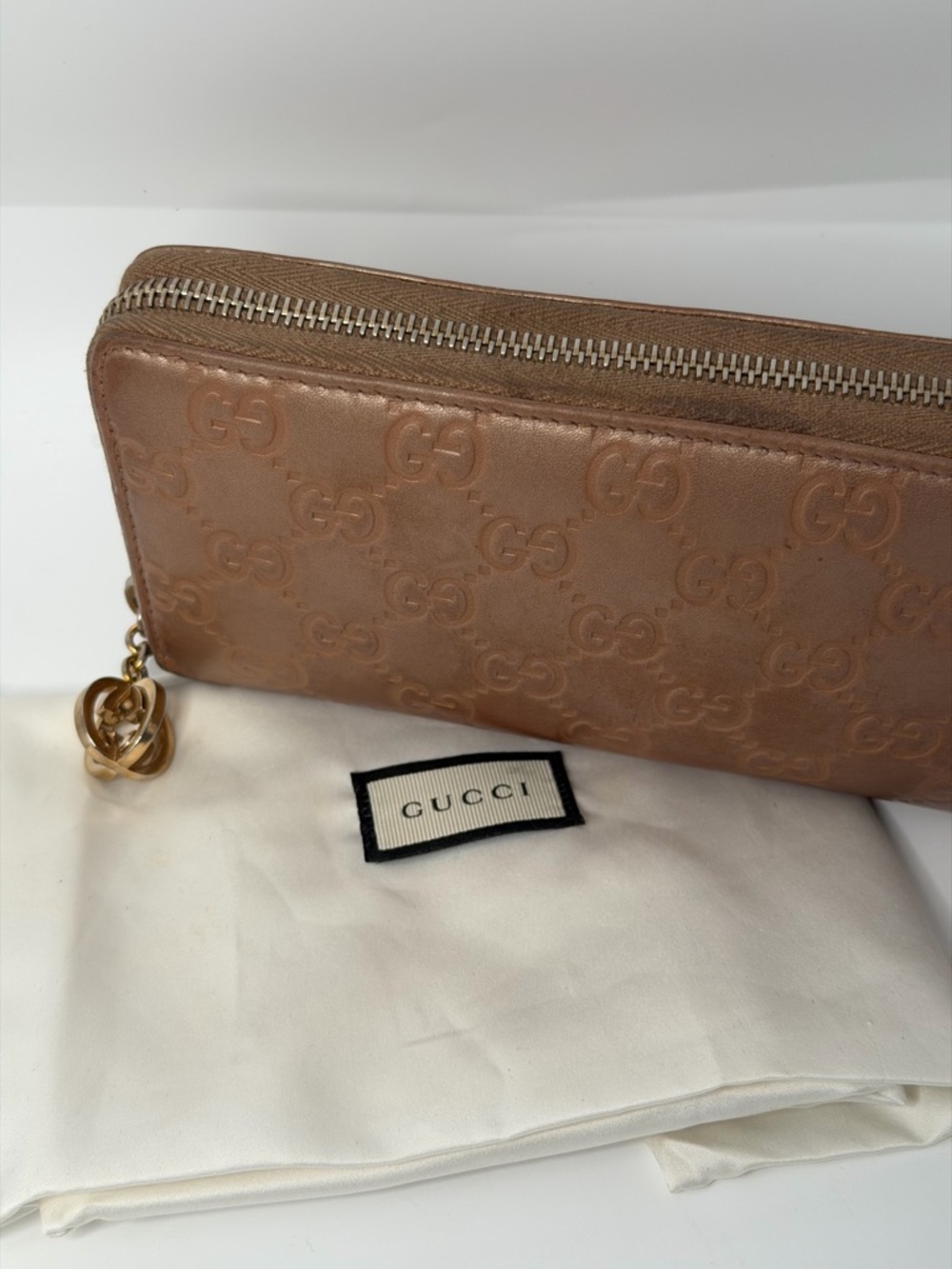 Gucci Metallic
Guccissima
Lovely Zip Around
Wallet Gold